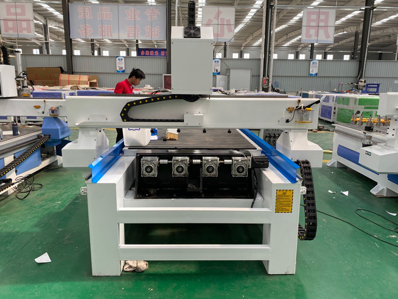 多頭四軸旋轉3D數控木雕機