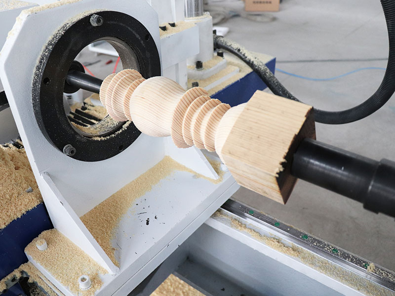 適合初學者的小型木工車床 - 家用數控木工車床