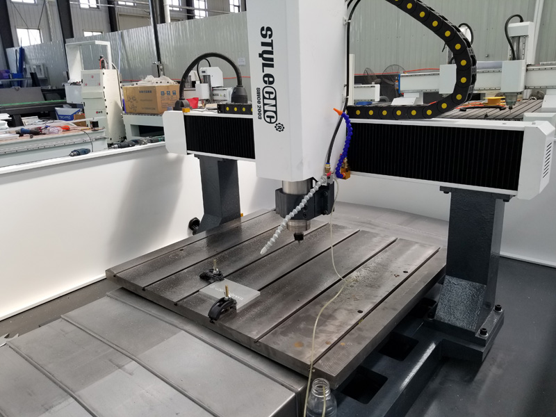 用于金屬銑削、雕刻和鉆孔的數控銑床