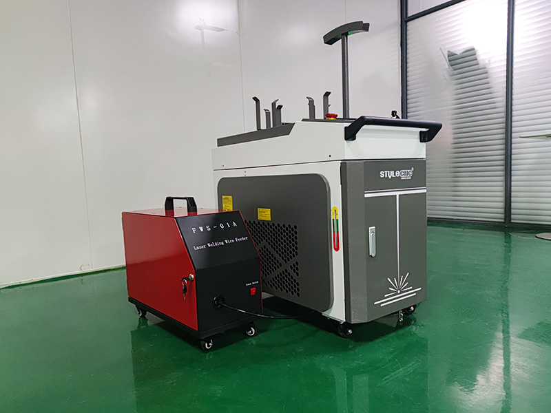 三合一手持式激光清潔器、焊接機、切割機 三合一手持式激光清潔器、焊接機、切割機