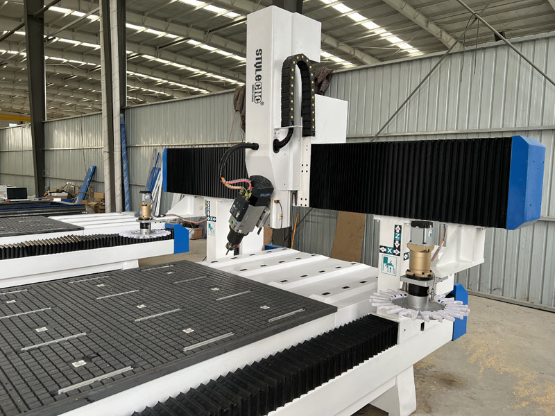 四軸數(shù)控雕刻機(jī)的自動(dòng)換刀裝置 四軸數(shù)控雕刻機(jī)的自動(dòng)換刀裝置