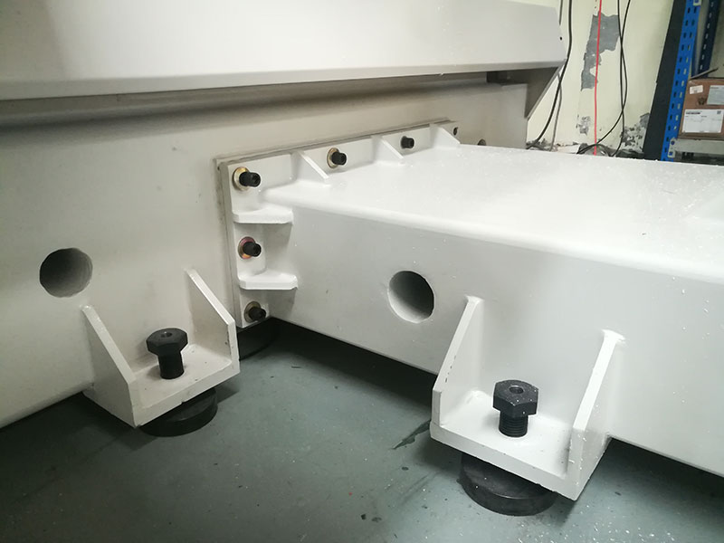 5軸數(shù)控機(jī)床日本THK直線導(dǎo)軌 5軸數(shù)控機(jī)床日本THK直線導(dǎo)軌