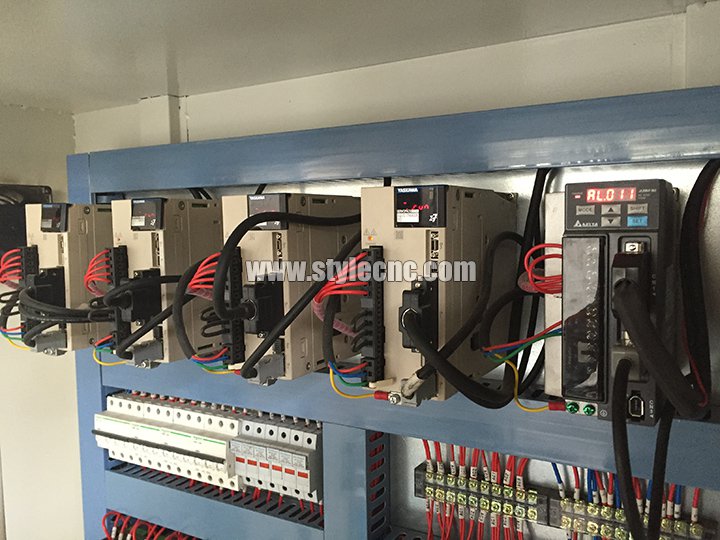 駕駛系統 駕駛系統