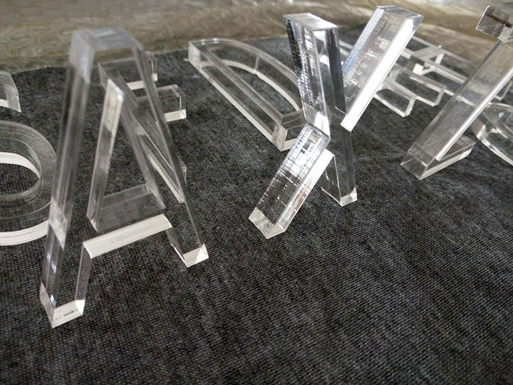 最佳預(yù)算 CO2 適用于金屬、丙烯酸、木材的激光切割機(jī)