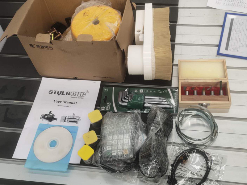 經濟實惠的數控雕刻機工作臺鉆頭和工具