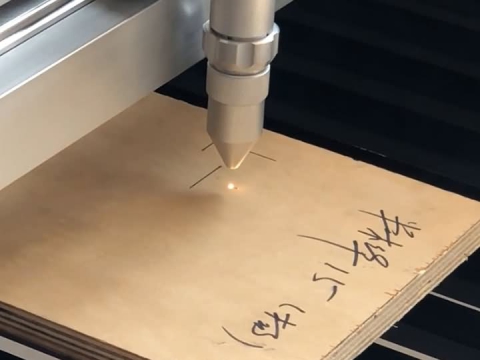 130W CO2 激光切割機(jī) 15m米模切板膠合板切割 130W CO2 激光切割機(jī) 15m米模切板膠合板切割