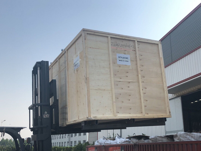 數控等離子切割工作臺的包裝和交付 數控等離子切割工作臺的包裝和交付