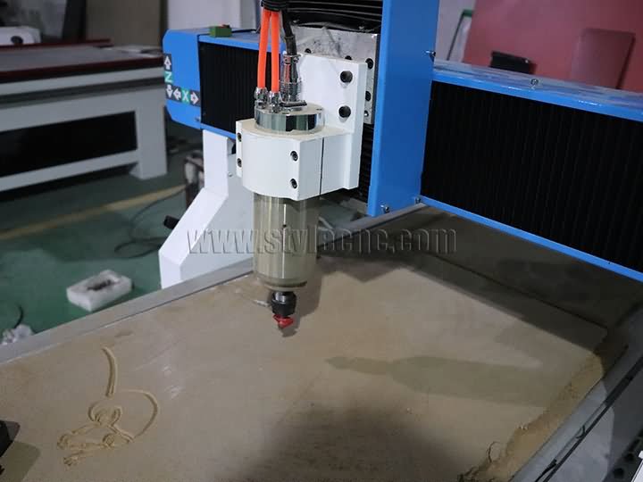 業余愛好專用數控雕刻機帶旋轉軸 - 標牌制作