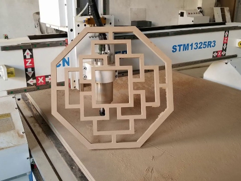 MDF 切割數控雕刻機 STM1325-R3 - 4x8 工作臺尺寸 MDF 切割數控雕刻機 STM1325-R3 - 4x8 工作臺尺寸