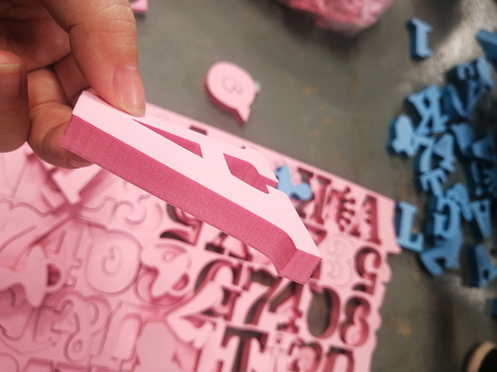 用于柚木船甲板項(xiàng)目的激光切割機(jī)