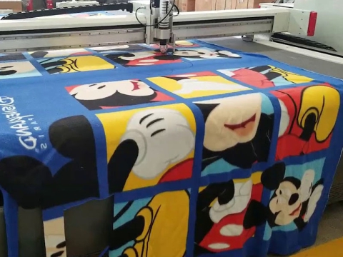 數控毛毯切割機（帶振動刀切割機）