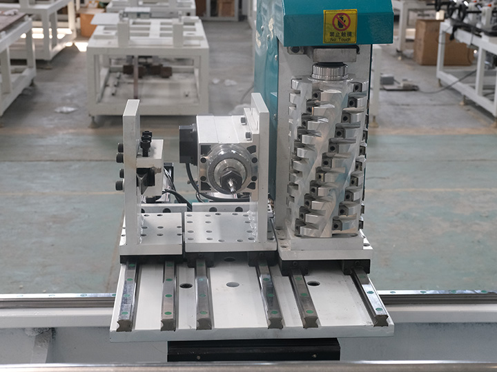 自動送料多功能數控木工車床