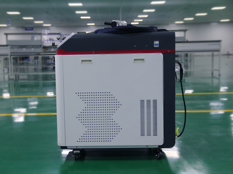 手持式光纖激光清洗機(jī) 手持式光纖激光清洗機(jī)