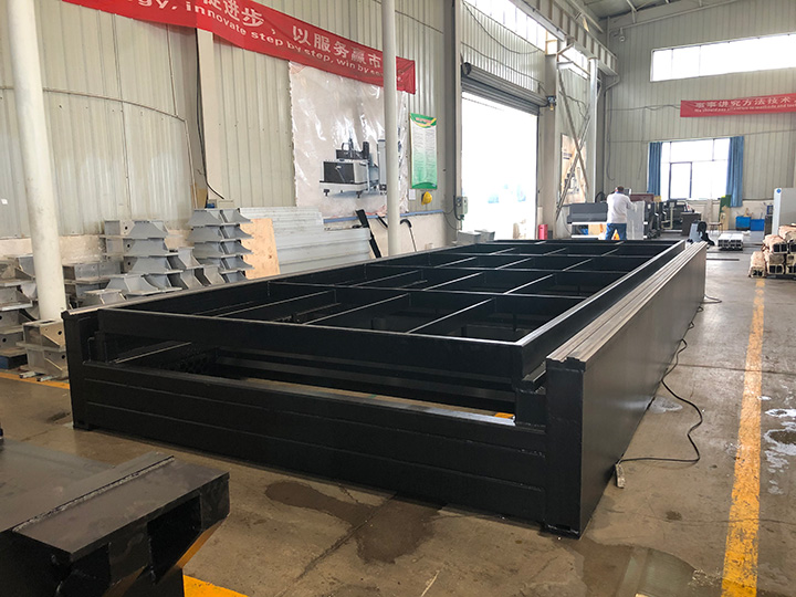 高剛性切割工作臺