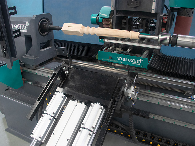 全尺寸七合一數(shù)控木工車銑中心出售